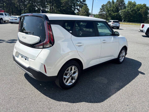 2024 Kia Soul LX