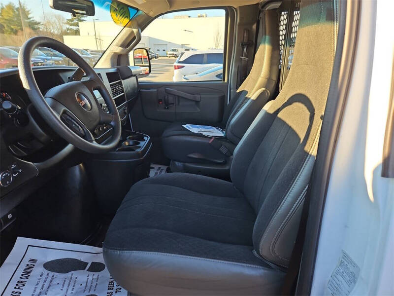 2024 GMC Savana 2500