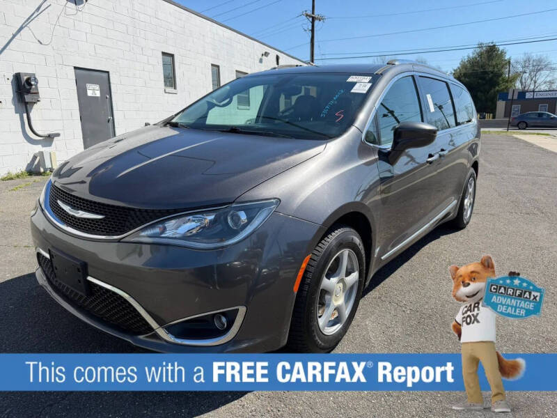 2017 Chrysler Pacifica Touring-L Plus