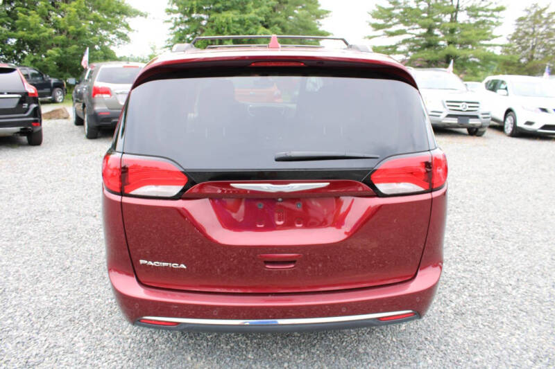 2017 Chrysler Pacifica Touring-L