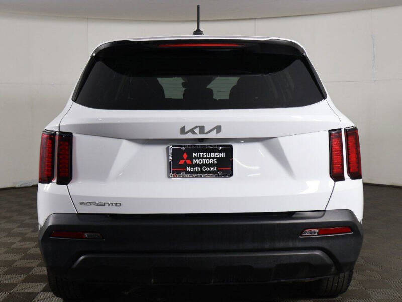 2023 Kia Sorento LX