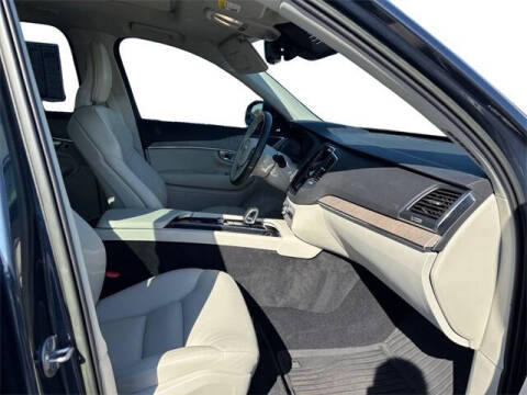 2024 Volvo XC90 Recharge T8 Core Bright Theme