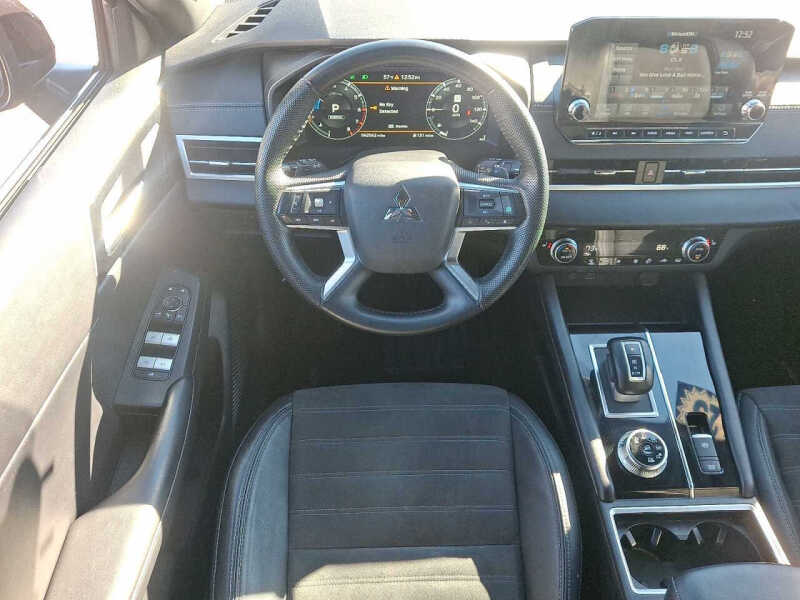 2023 Mitsubishi Outlander