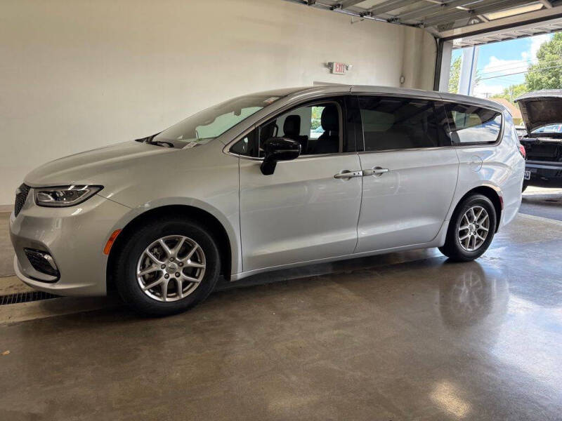 2024 Chrysler Pacifica Touring L