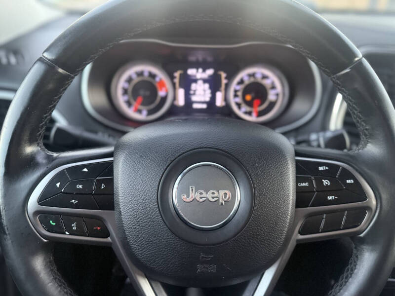 2019 Jeep Cherokee Latitude Plus