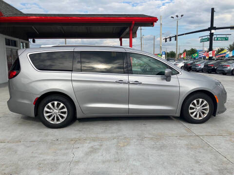 2019 Chrysler Pacifica Touring L