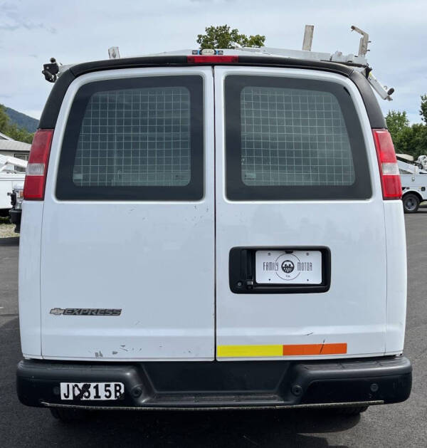 2017 Chevrolet Express 2500