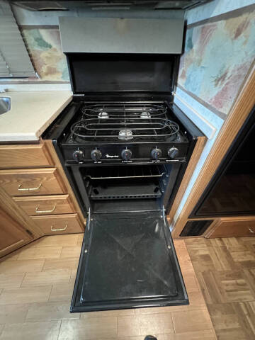 2000 Winnebago Adventurer