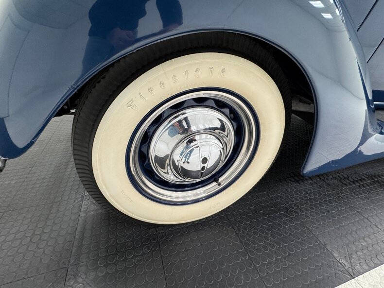 1936 Ford Deluxe