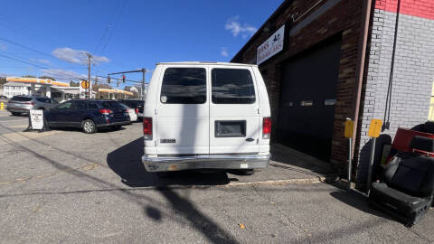 2005 Ford E-Series E-350 SD XLT