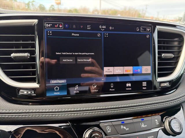 2026 Chrysler Pacifica Select