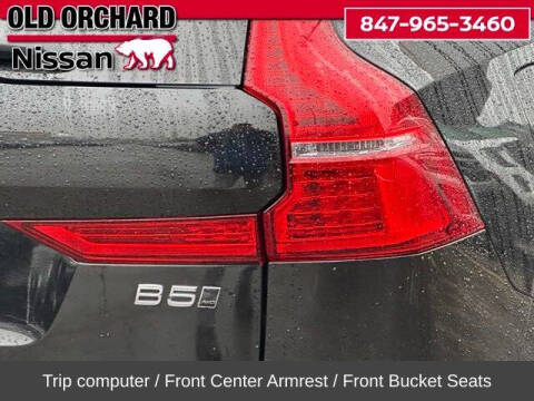 2025 Volvo XC60 B5 Plus Dark Theme