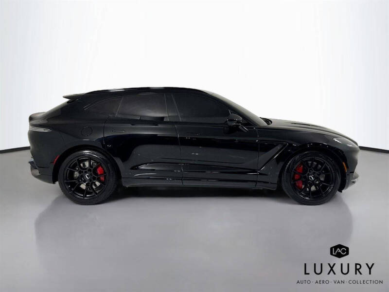 2021 Aston Martin DBX