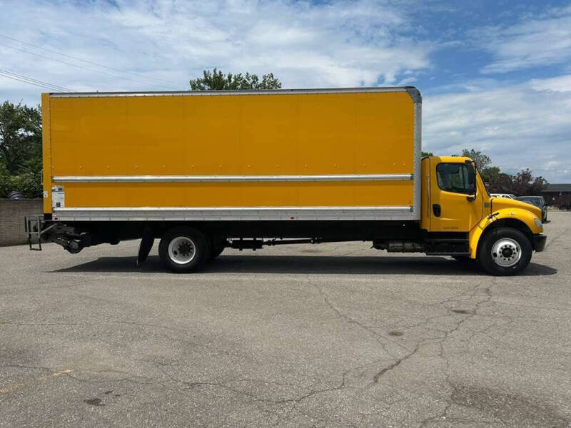 2020 Freightliner M2 106