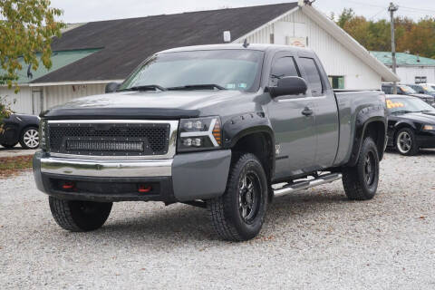 2007 Chevrolet Silverado 1500 for sale at Low Cost Cars in Circleville OH