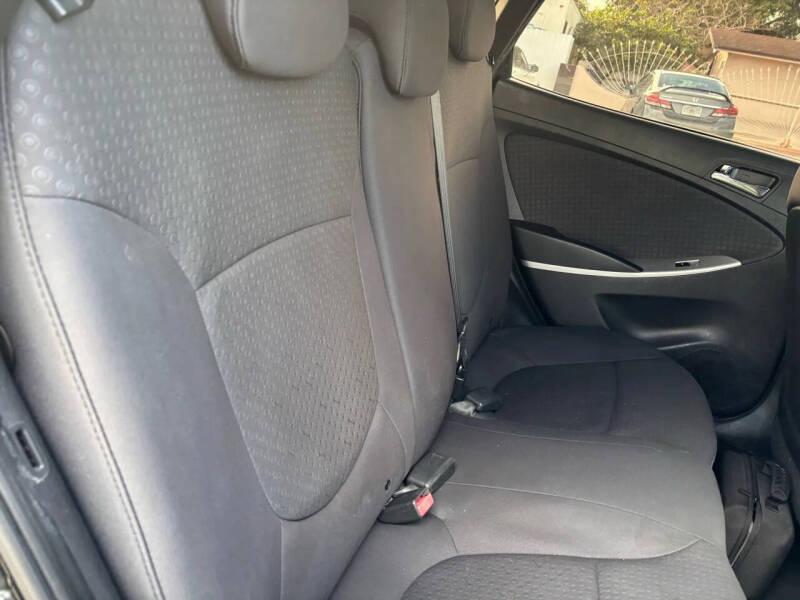 2013 Hyundai Accent SE