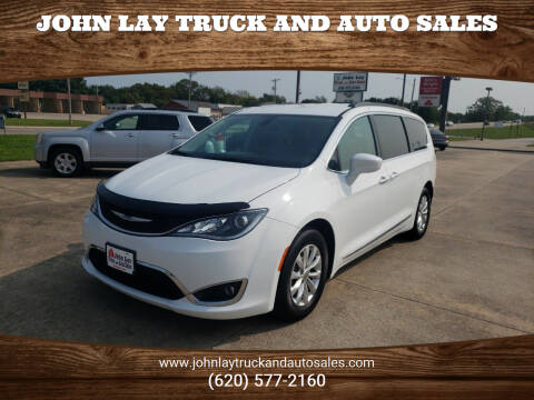 2017 Chrysler Pacifica for sale at John Lay Truck and Auto Sales in Independence KS