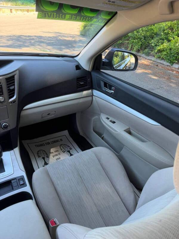2013 Subaru Outback 2.5i Premium