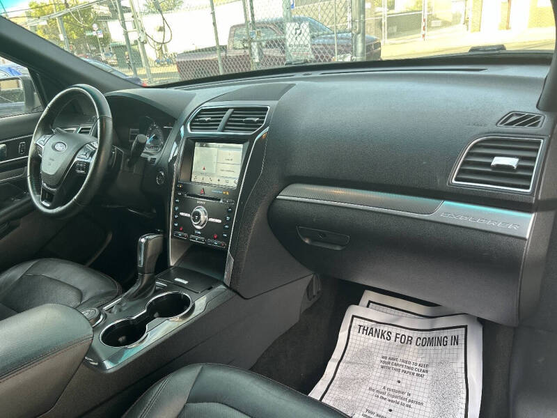 2017 Ford Explorer Sport