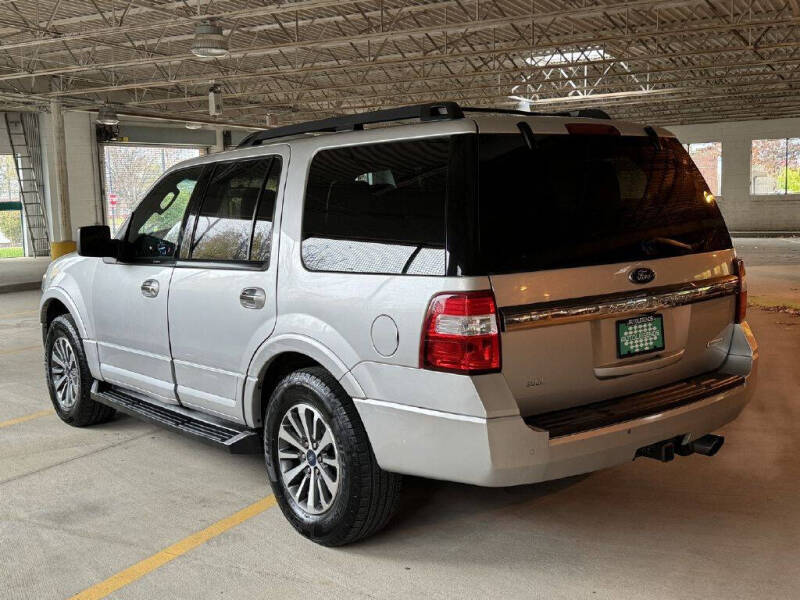 2017 Ford Expedition XLT photo 4