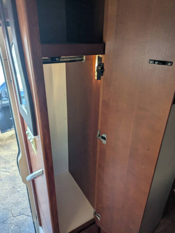 2012 Leisure Travel S24CB