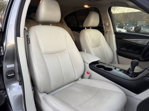 2015 Infiniti Q50 Premium