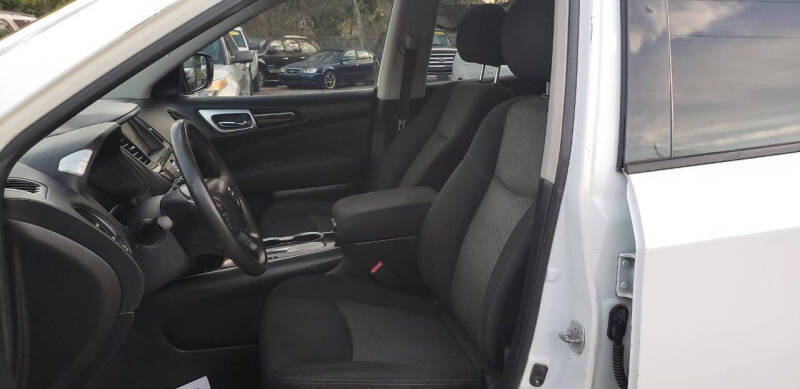 2017 Nissan Pathfinder S