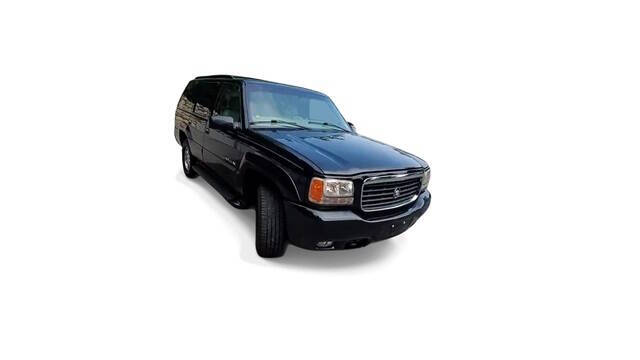 2000 Cadillac Escalade for sale at Bowman Auto Center in Clarkston, MI