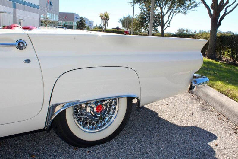 1957 Ford Thunderbird