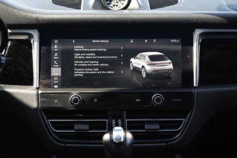 2023 Porsche Macan T