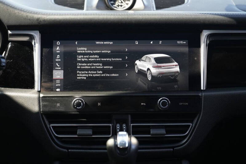 2023 Porsche Macan T