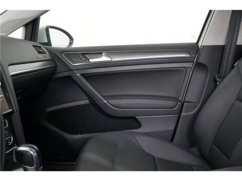 2017 Volkswagen e-Golf SEL Premium