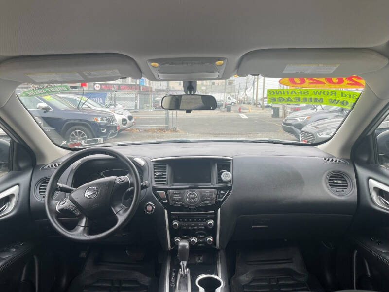 2020 Nissan Pathfinder S