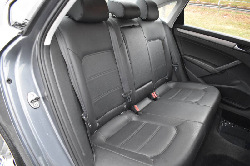 2014 Volkswagen Passat 1.8T SE