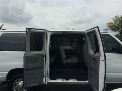 2011 Ford E-Series Wagon