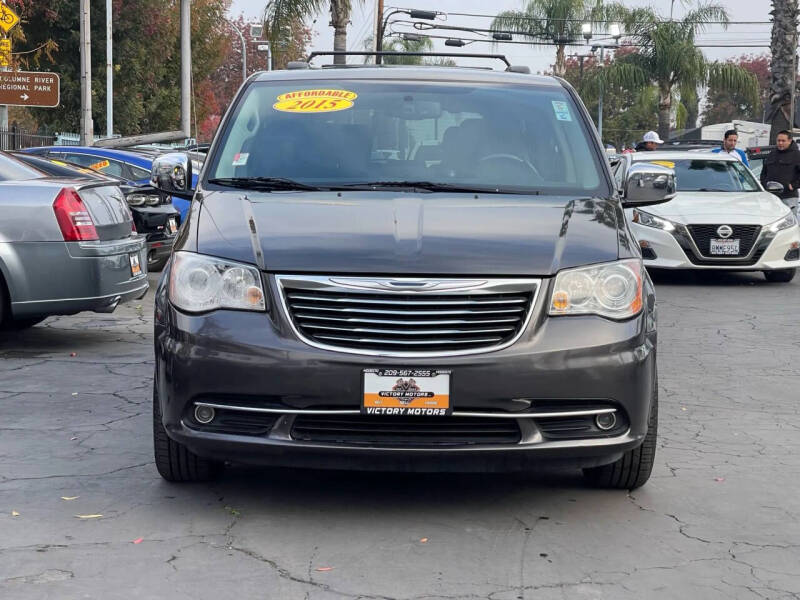 2015 Chrysler Town and Country Limited Platinum