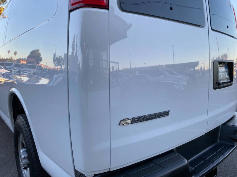 2019 Chevrolet Express 2500