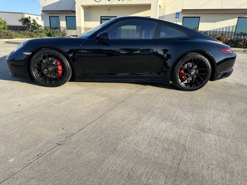 2017 Porsche 911 Carrera GTS