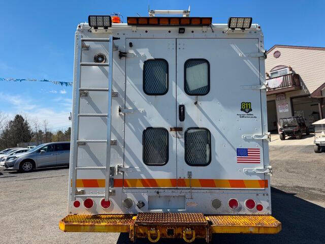 2016 Freightliner MT55 Chassis