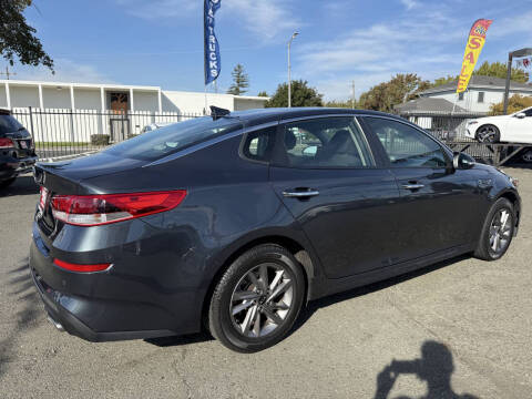 2020 Kia Optima LX