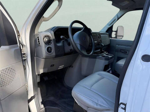 2017 Ford E-Series E-450 SD