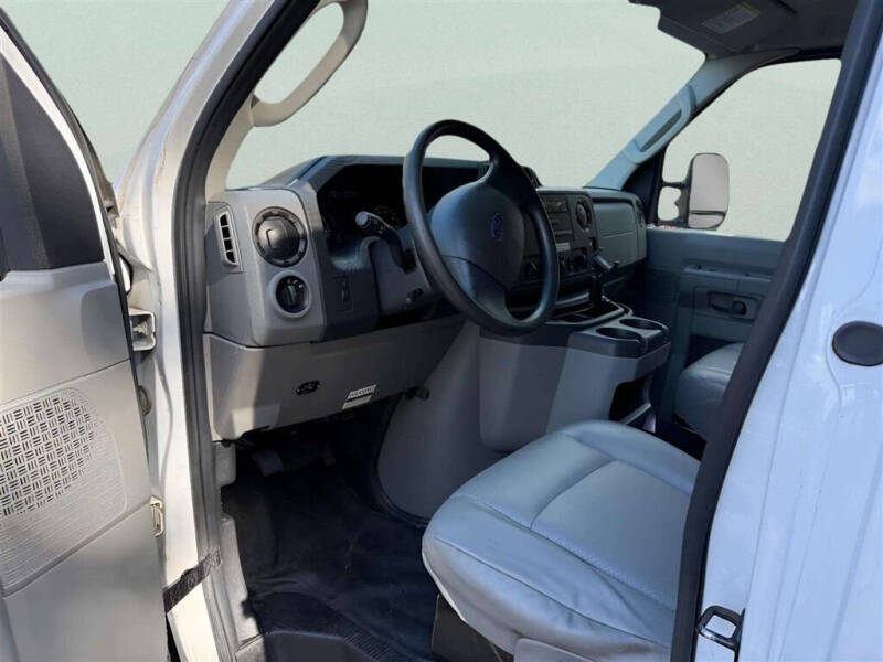 2017 Ford E-Series E-450 SD