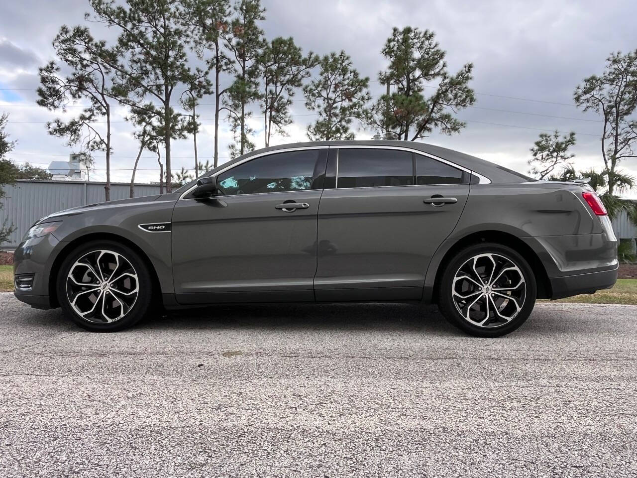 2015 Ford Taurus for sale at Rimas Auto LLC in Orlando, FL