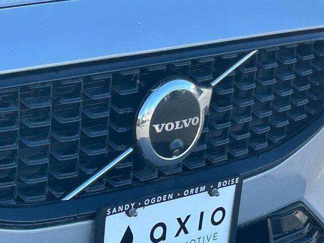 2024 Volvo S60 B5 Plus Dark Theme