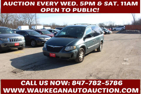 2006 Chrysler Town and Country for sale at Waukegan Auto Auction in Waukegan IL