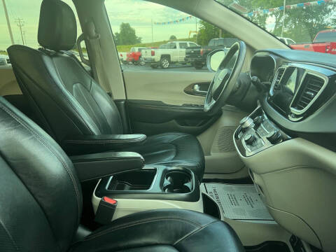 2017 Chrysler Pacifica Touring-L Plus