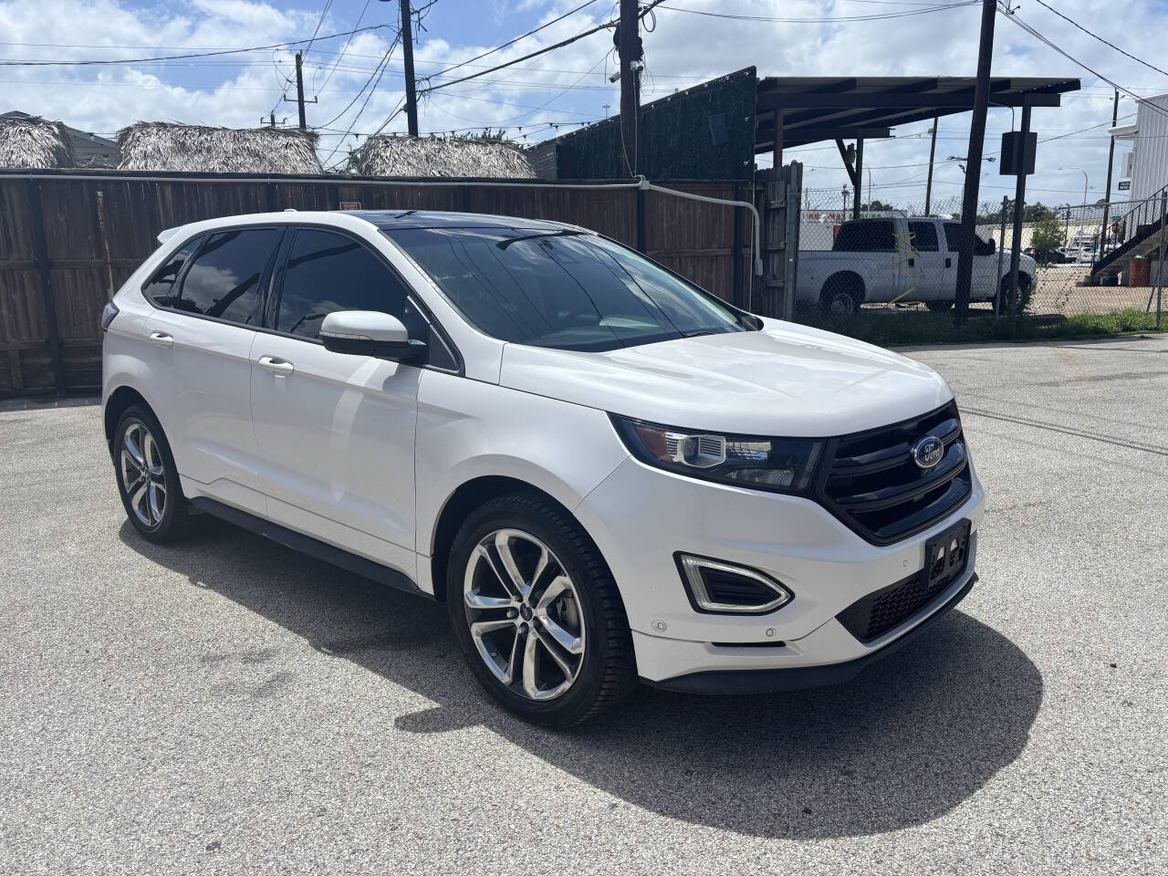 Off white 2018 Ford Edge Sport AWD Sport 4dr Crossover 1