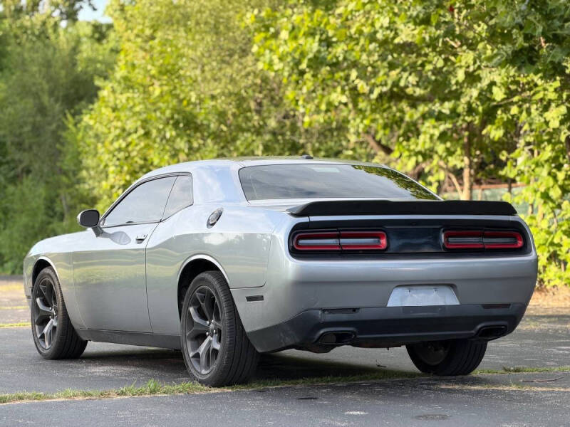 2016 Dodge Challenger SXT