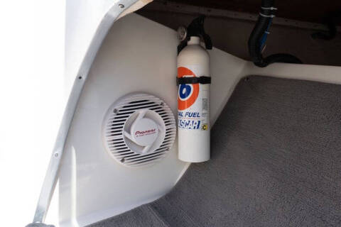1994 Donzi Marine Classic 22