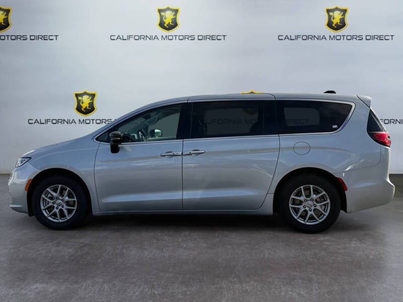 2024 Chrysler Pacifica Touring L